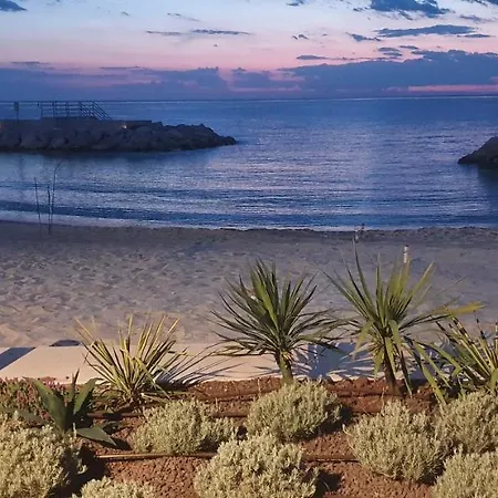 New!!! New Riva Luxury One - With Sunny Terrace & Big Garden Apartmán *
