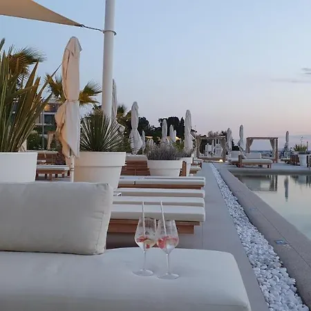 Apartment New!!! New Riva Luxury One - With Sunny Terrace & Big Garden