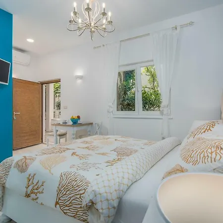 New!!! New Riva Luxury One - With Sunny Terrace & Big Garden Apartmán