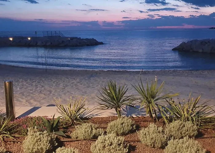 New!!! New Riva Luxury One - With Sunny Terrace & Big Garden Apartment *